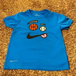 Nike boys shirt size 6 blue sports
